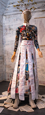 Affiche de Installation "Tenues Dérobées"
